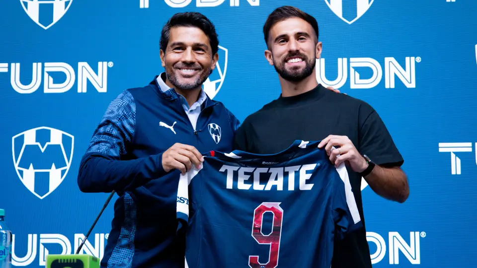 Diego Rossi en su presentación | @Rayados