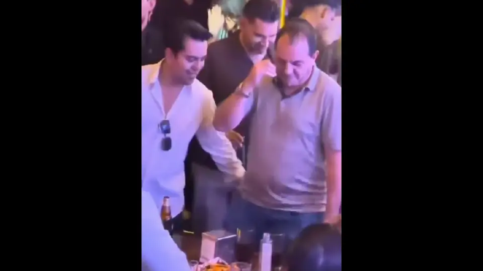 De lo bien que estaba 'perreando', hasta le dieron su nalgadita / Especial