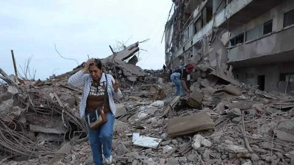 Los terremotos de magnitudes 7.2 y 7.5 dejaron miles de víctimas y provocaron una de las mayores emergencias en la historia reciente de Venezuela./ X: AP