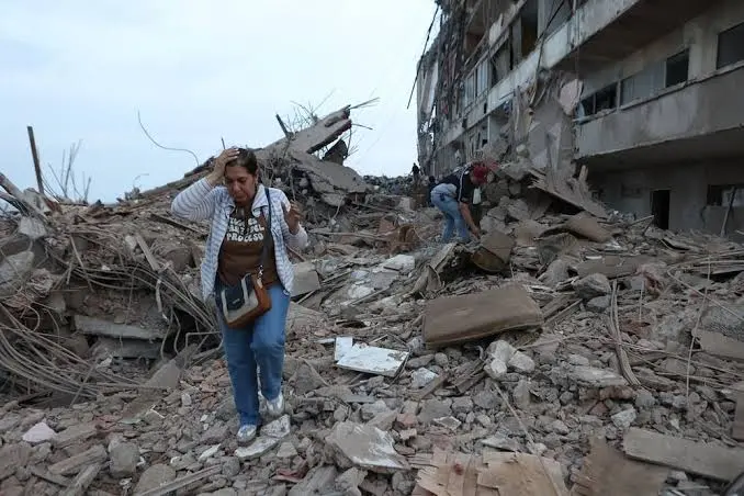 Los terremotos de magnitudes 7.2 y 7.5 dejaron miles de víctimas y provocaron una de las mayores emergencias en la historia reciente de Venezuela./ X: AP