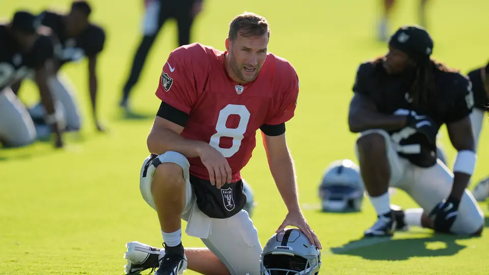 Kirk Cousins, mariscal de campo de Raiders | AP