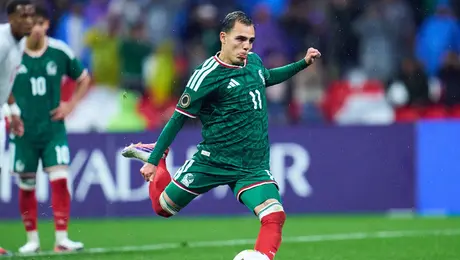 Hugo Camberos: figura y goleador del Tricolor Sub-20 y relegado en Chivas por el sistema de Milito