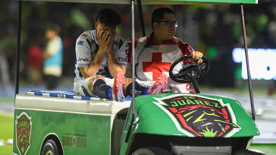 Arroyo tras lesión en juego contra Juarez FC | IMAGO7