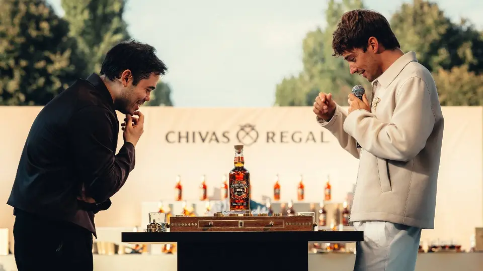 Charles Leclerc cambia la pista por el ajedrez y reta a Hikaru Nakamura en Monza