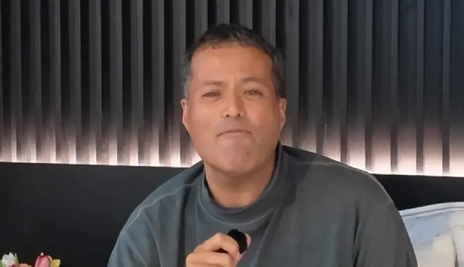 El stylist explicó la decisión que lo obligó a dejar el reality / Ig @aldorendon