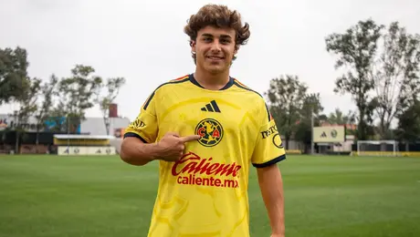 Reinoso le da la bendición a Carlos Álvarez