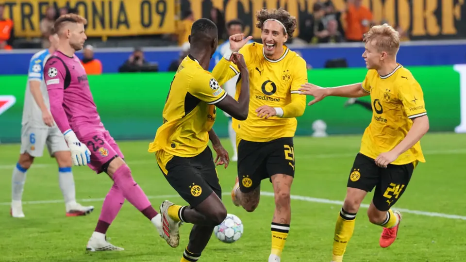 Borussia Dortmund vence a Villarreal en el arranque de la Fase de Liga de la Champions League