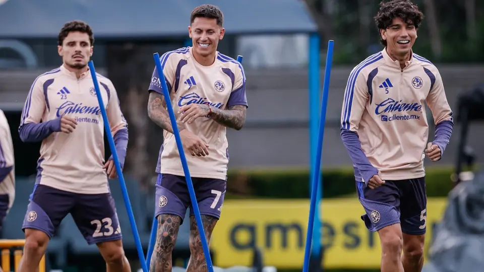 Jugadores del América durante una práctica