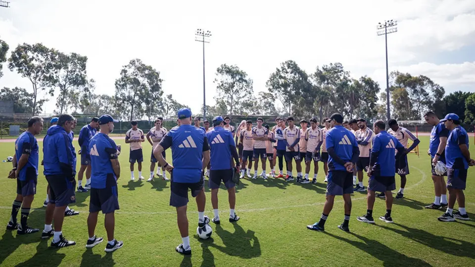 Plática del DT azulcrema con sus jugadores