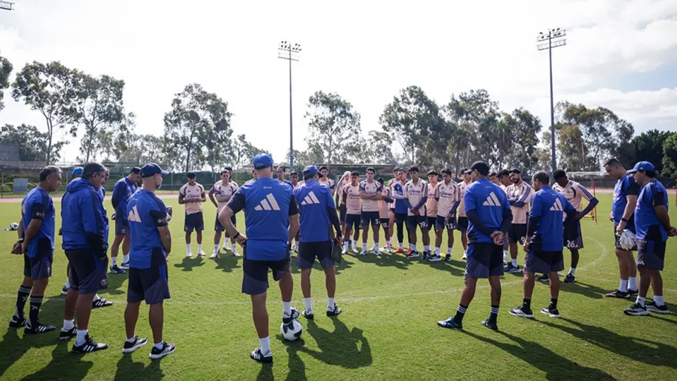Plática del DT azulcrema con sus jugadores