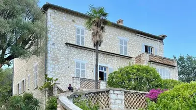 Roban obras de Renoir en Francia; su valor aproximado es de 9 millones de euros
