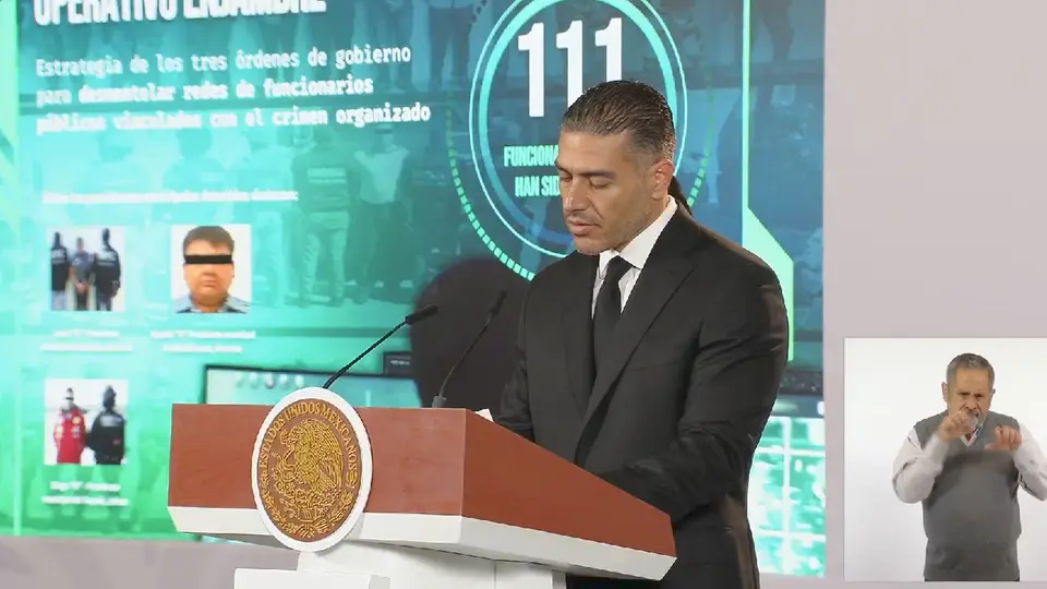 Son 111 servidores públicos detenidos, entre quienes se encuentran presidentes municipales, dijo el secretario / Especial