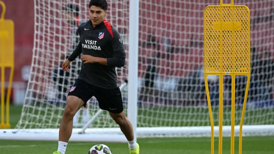 ¿Habrá debut europeo? Obed Vargas fue convocado por Atlético de Madrid en la Champions League