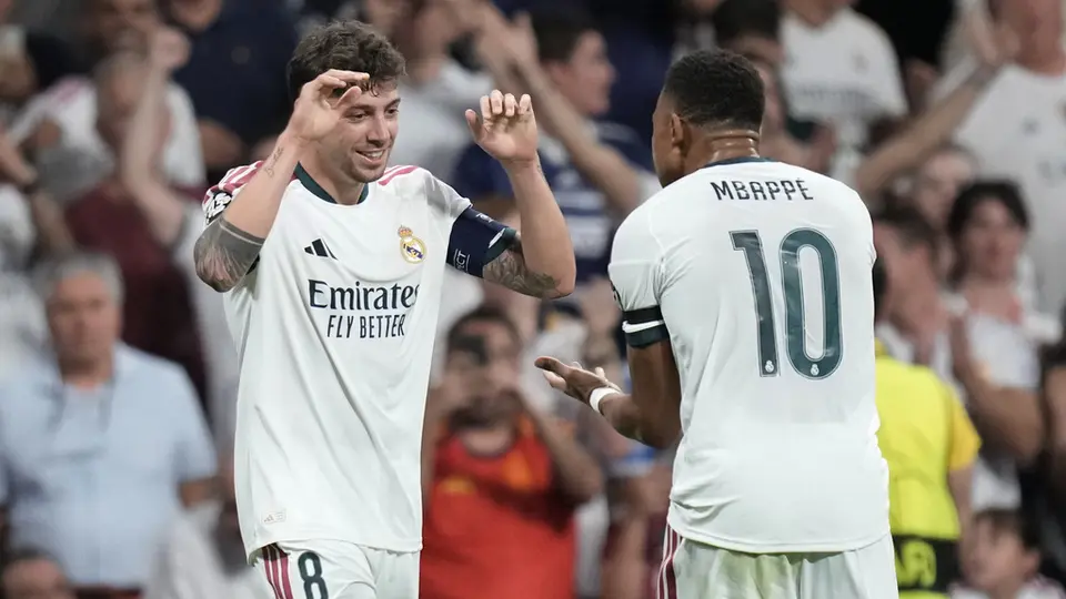 Federico Valverde y Kylian Mbappé celebran un gol | AP