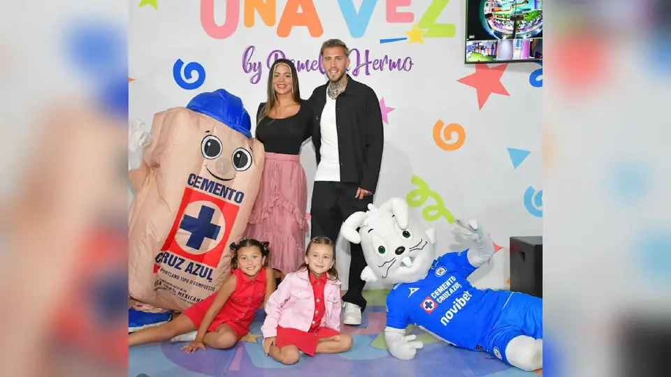 Fue la piñata: Gonzalo Piovi celebra cumpleaños de sus hijas con temática del Cruz Azul