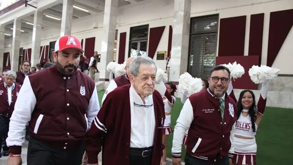 Jacinto Licea, ampliamente reconocido, en el futbol americano estudiantil | Especial