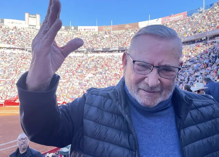 Jesús Gallegos comenzó su carrera periodística en los años 60 y se especializó en información de espectáculos.