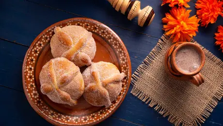 ¿Cuánto pan de muerto puedes comer sin subir de peso? Esto recomienda el IMSS
