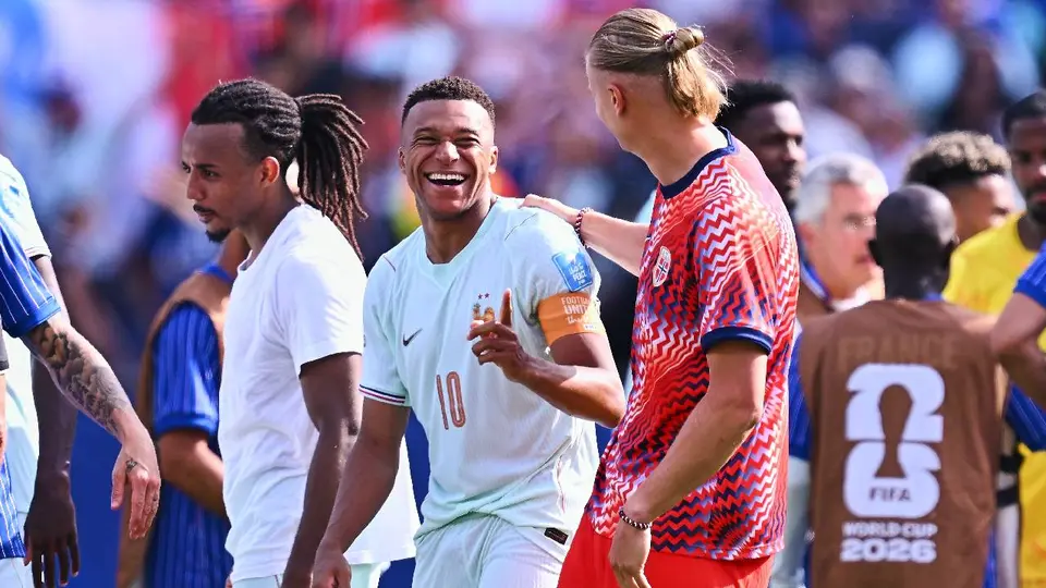 Erling Haaland y Kylian Mbappé tras un juego en la Copa del Mundo 2026 | MEXSPORT
