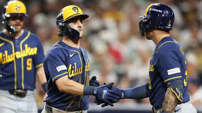 Milwaukee deja en el camino a Padres y los elimina en Serie Divisional