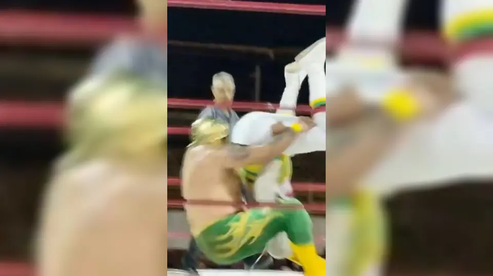 El Hijo de Fishman es uno de los luchador las recios en los encordados | Captura