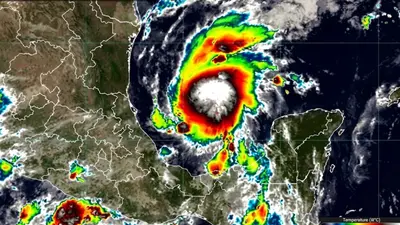 Isaías y Simón mantienen en alerta a México por fuertes lluvias