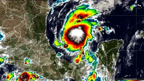 Isaías y Simón mantienen en alerta a México por fuertes lluvias