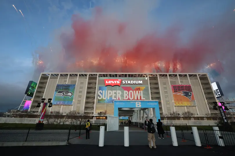 Se usaron visuales, pirotecnia, humo de colores, y enormes banderas puertorriqueñas / AP