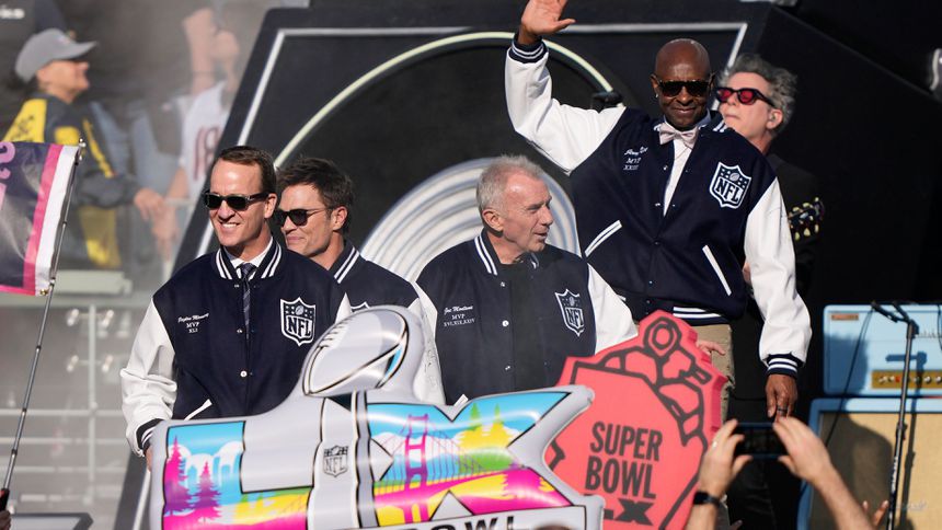 NFL homenajeó a los MVP del Super Bowl | AP