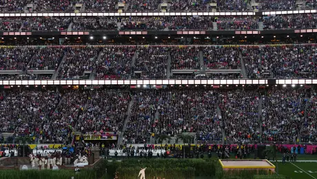 Exjugador mexicano arremete contra show de Bad Bunny: “Para eso está el Zócalo”