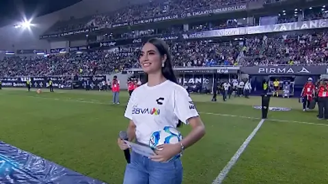 ¿Quién es la famosa Reina del Carnaval 2026 que se llevó las miradas en el Mazatlán vs Chivas?
