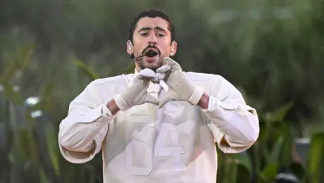 ¿Cuánto dinero cobró Bad Bunny por cantar en el show de medio tiempo del Super Bowl?
