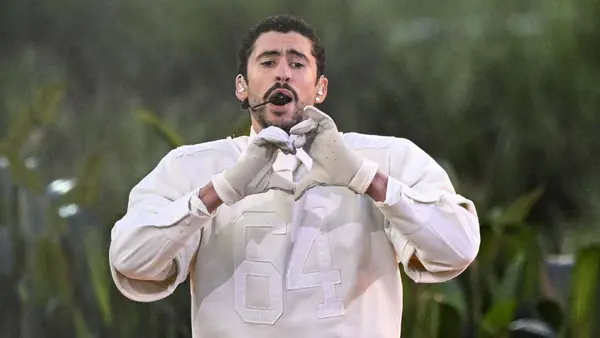 ¿Cuánto dinero cobró Bad Bunny por cantar en el show de medio tiempo del Super Bowl?