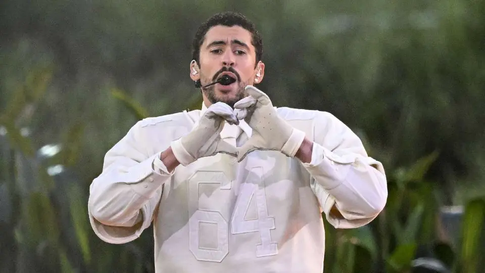 ¿Cuánto dinero cobró Bad Bunny por cantar en el show de medio tiempo del Super Bowl?