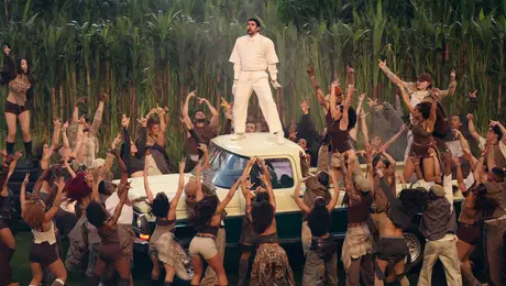 ¡Perreando! Así puso el ritmo, en las gradas, Bad Bunny durante el Half Time del Super Bowl LX