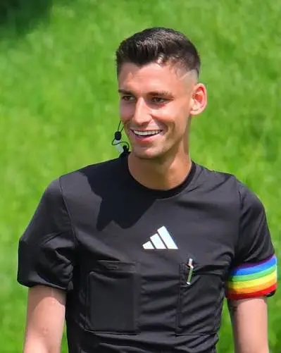 Árbitro l X:DawinBundesliga