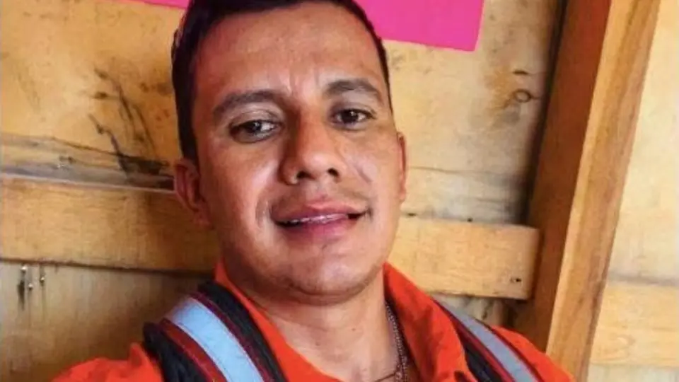 Familiares de los mineros desaparecidos mantienen la espera de información sobre el paradero del resto del grupo./ RS