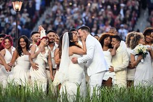 Boda real en el show de medio tiempo de Bad Bunny: Esta es la historia