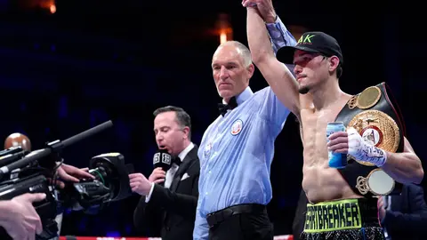 Brandon Figueroa como nuevo campeón pluma de la AMB l AP