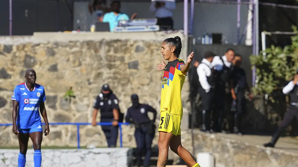 Gabriela García celebra su anotación con América en el partido contra Cruz Azul en Cuernava | IMAGO 7