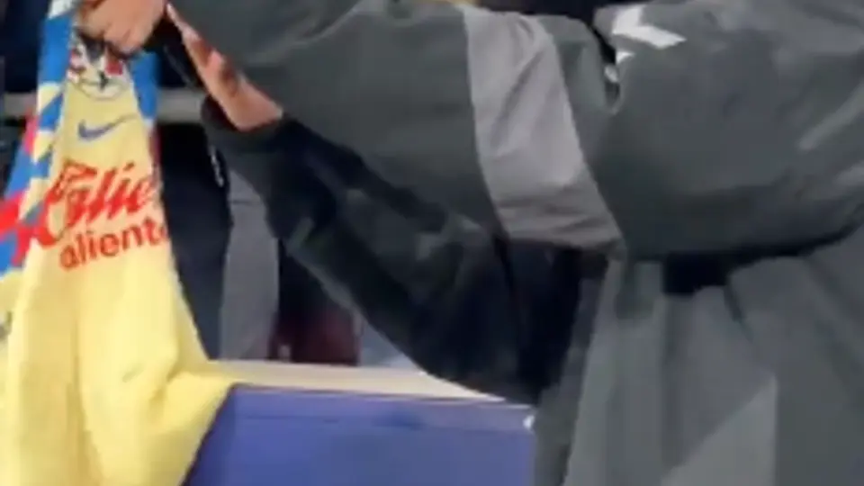 Fidalgo protagoniza emotivo momento con americanistas tras el Atlético de Madrid vs Betis