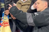 Fidalgo protagoniza emotivo momento con americanistas tras el Atletico de Madrid vs Betis