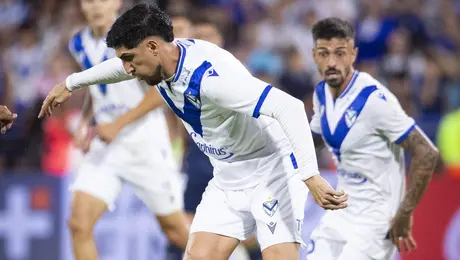 Entrenador de Vélez Sarsfield se rinde a Diego Valdés tras brillar con dos asistencias contra Boca Juniors