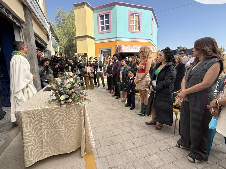 El pizarrazo reunió al elenco completo, que invitó al público a no perderse la nueva temporada de la serie./ Georgina Sánchez