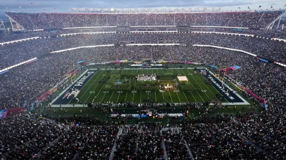 Bad Bunny en el Super Bowl: palmeras vivientes, miles de fuegos artificiales y un esfuerzo sobrehumano
