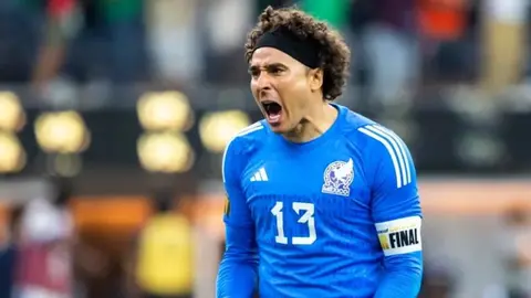 Para Herrera; Ochoa tiene que ser titular en el Tri | MEXSPORT