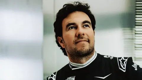 Checo Pérez sufre en el segundo día de test