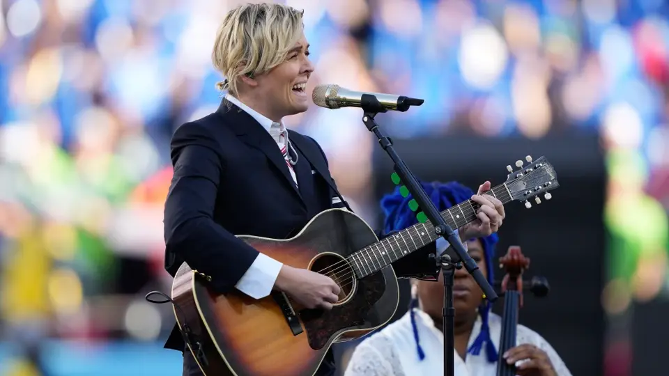 Brandi Carlile quién es la cantante que cantó “America the Beautiful” antes del Super Bowl
