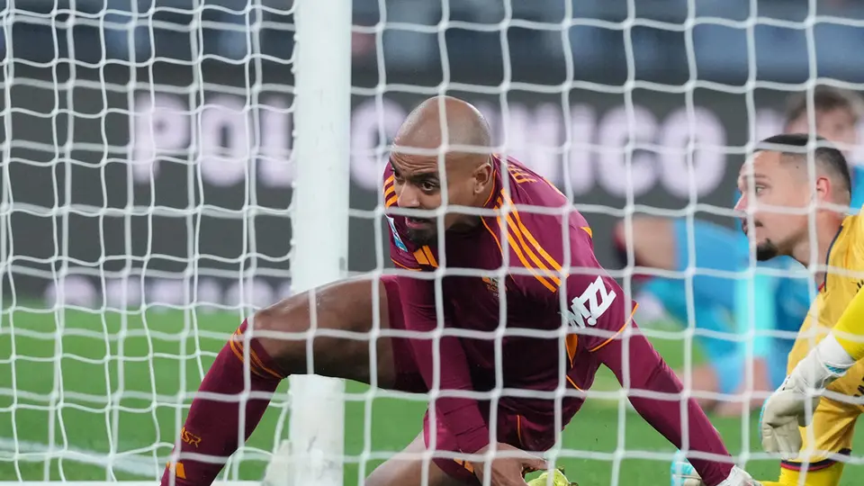 Doblete de Malen impulsa triunfo de la Roma sobre Cagliari