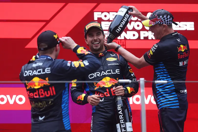 Checo Pérez en el podio del Gran Premio de China de 2024 con Red Bull | RED BULL